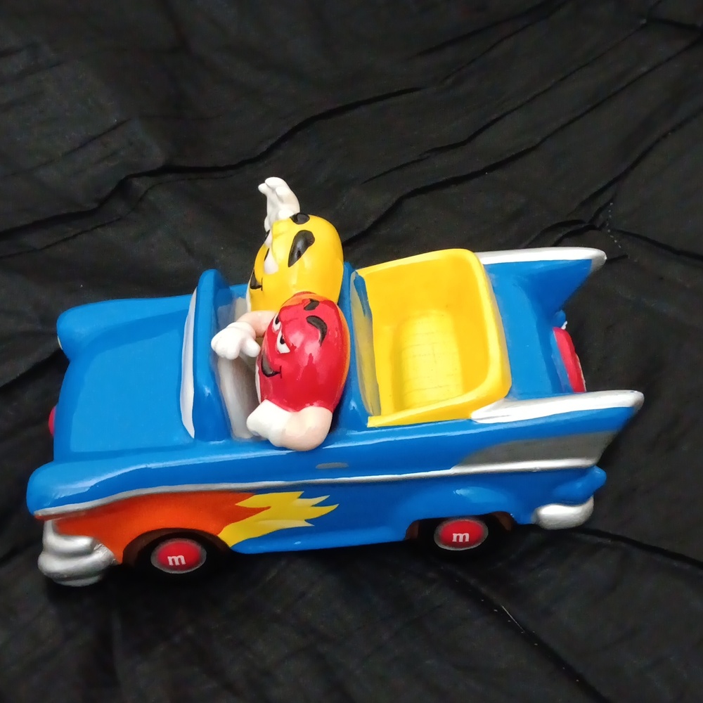 2001 M&M,S Ceramic  Advertising Car